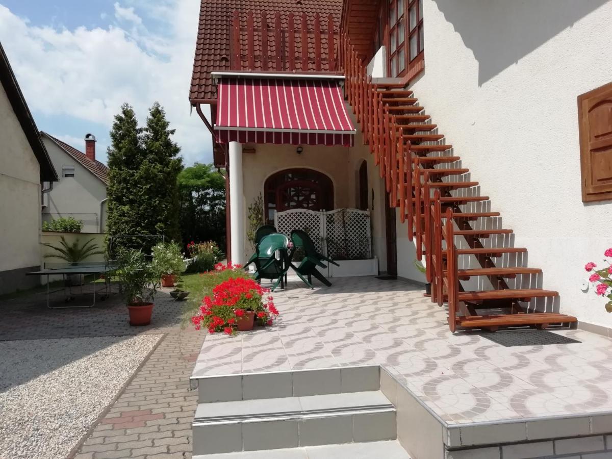 Balla Apartmanhaz Siofok Ngoại thất bức ảnh