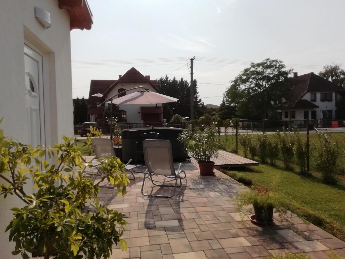 Balla Apartmanhaz Siofok Ngoại thất bức ảnh